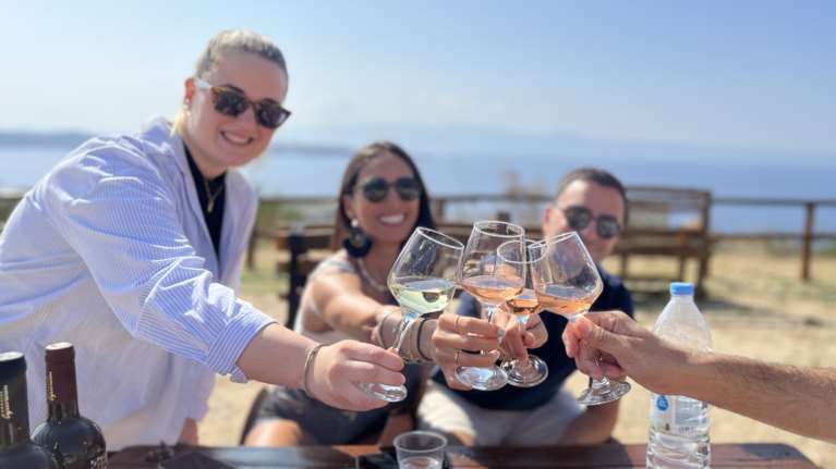 Xαλκιδική - &quot;Ιερός τρύγος στον Άθωνα&quot;: Tαξίδι εξοικείωσης μέσα από ένα ποτήρι κρασί