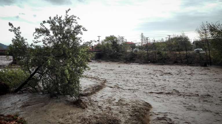 Κακοκαιρία Ιανός - Καρδίτσα: Αγνοείται ζευγάρι ηλικιωμένων από τις Καστανιές
