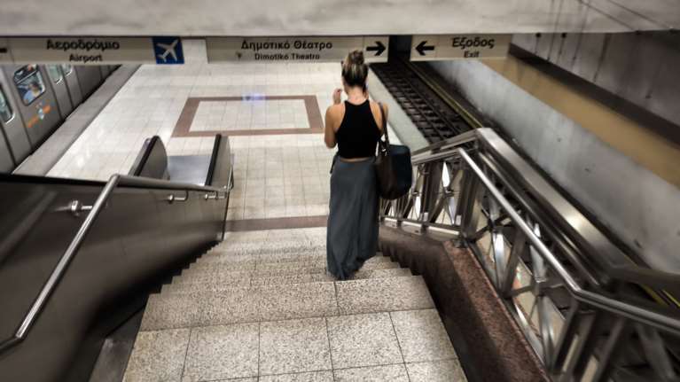Από σήμερα η 24ωρη λειτουργία του μετρό κάθε Σάββατο – Αυστηρότερες ποινές στον νέο ΚΟΚ