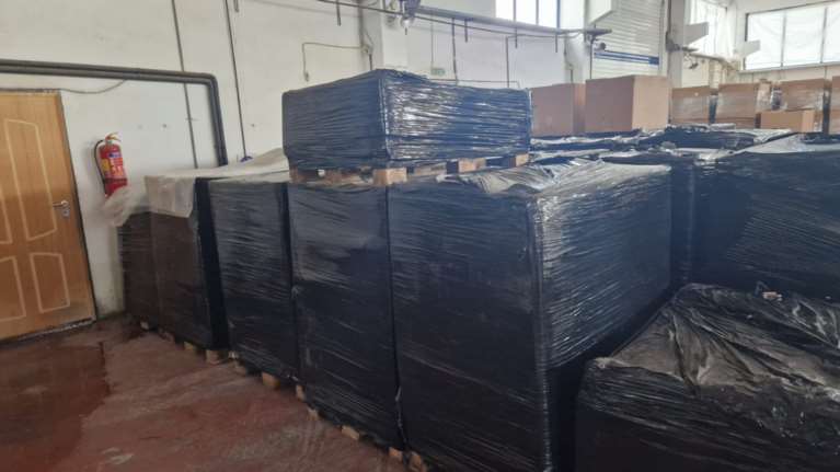 "Πες στον καραμέλα να πάει να μου φέρει πακιστανικές": Αποκαλυπτικοί διάλογοι της σπείρας με τα λαθραία τσιγάρα