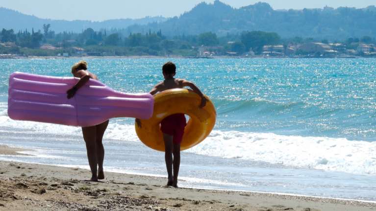 Καιρός: Ήλιος και καλοκαιρινές θερμοκρασίες σήμερα - Λιακάδα και υποφερτή ζέστη