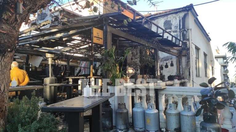 Πάτρα: Κάηκε ολοσχερώς κατάστημα εστίασης στα Ψηλαλώνια [Εικόνες - Βίντεο]