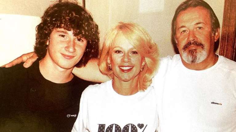 Αλίκη Βουγιουκλάκη - Δημήτρης Παπαμιχαήλ: Η vintage φωτογραφία του 1984 &amp; ο θρίαμβος