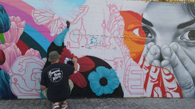 Κεραμεικός: Μία μοναδική τοιχογραφία για όσους πάλεψαν με τον καρκίνο - Η προσωπική ιστορία πένθους [εικόνες]