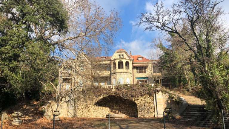 Μενδώνη για Τατόι: Το 2025 θα έχει ολοκληρωθεί το ανάκτορο και οι κήποι