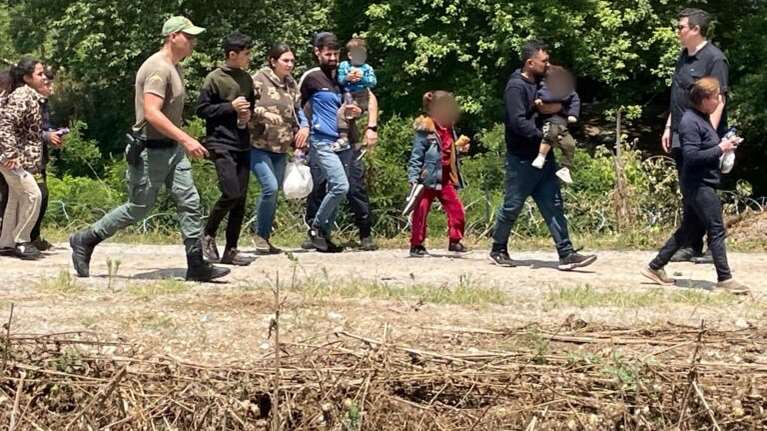 Εβρος: Ολοκληρώθηκε η διαδικασία απεγκλωβισμού 145 μεταναστών από νησίδα