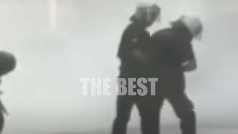 Πάτρα: Αστυνομικός χτύπησε... αστυνομικό στην πορεία για τον Παύλο Φύσσα [βίντεο]