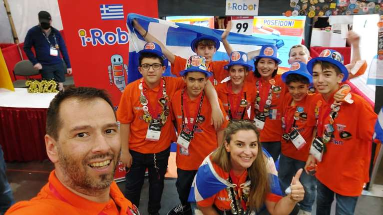 Μεγάλη επιτυχία για τα εκπαιδευτήρια Καίσαρη: Η i-Robot μέσα στους 15 πρώτους στον Παγκόσμιο Διαγωνισμό Ρομποτικής