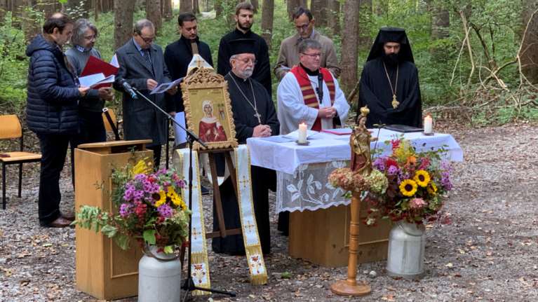 Έλληνας φιλοτέχνησε εικόνα για τον κορονοϊό στο παρεκκλήσι της Αγίας Κορώνας του Μονάχου