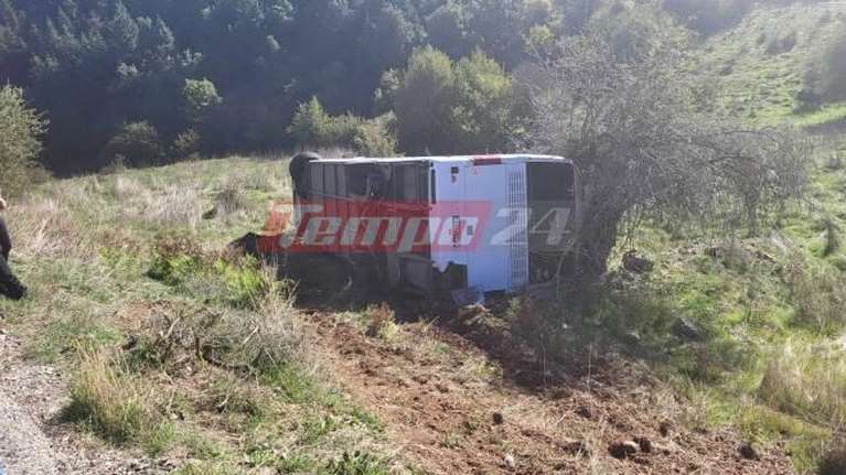 &quot;Έσπασα με το πόδι μου το παρμπρίζ για να βγουν οι μαθητές&quot; - Πώς έγινε το ατύχημα με το λεωφορείο στα Καλάβρυτα