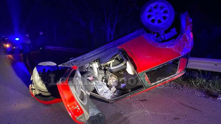 Ανατροπή αυτοκινήτου έξω από τη Λαμία - Δύο τραυματίες