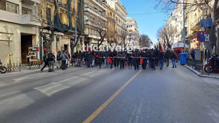 Θεσσαλονίκη: Ένταση και δακρυγόνα στη πορεία ενάντια στην ίδρυση των μη κρατικών ΑΕΙ