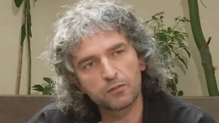 Αγνώριστος ο Άρης Σερβετάλης: Μιλάει για τον ρόλο του ως Άγιος Νεκτάριος και την επιτυχία στο &quot;Είσαι το ταίρι μου&quot;