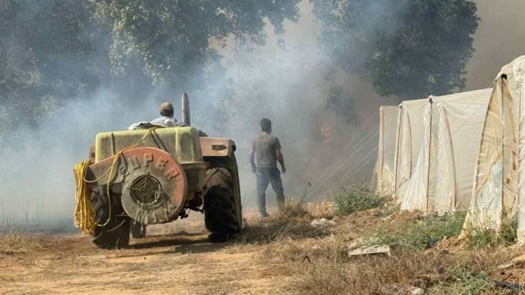 Πυρκαγιά στην Ηλεία: Μεγάλη αναζωπύρωση στην περιοχή Χελιδόνι