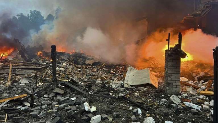 Ουκρανία: Σε 1 τρισεκατομμύριο δολάρια αποτιμάται το κόστος για την ανοικοδόμηση της χώρας από τον πόλεμο