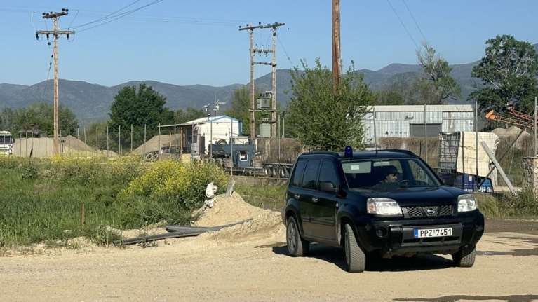 Λάρισα: Ξεκίνησε η δειγματοληψία στα χώματα που μεταφέρθηκαν μετά το "μπάζωμα" στα Τέμπη