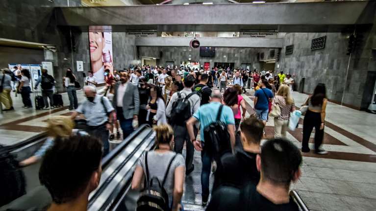 Πρεμιέρα για τις ανέπαφες πληρωμές σε μετρό, τραμ, λεωφορεία και τρόλεϊ - Τα οφέλη για τον επιβάτη