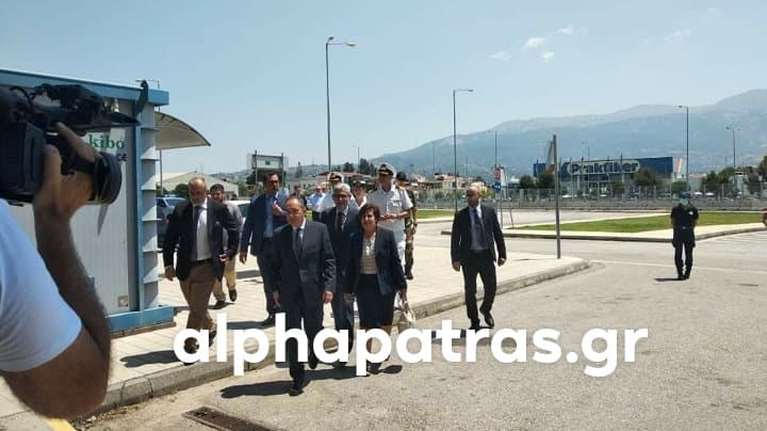 Άνοιγμα του τουρισμού: Επιθεώρηση πλοίων από τον Πλακιωτάκη στο λιμάνι στης Πάτρας [εικόνες - βίντεο]