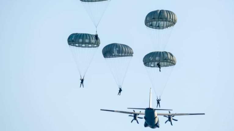 Τα κομάντο των &quot;αιθέρων&quot; - Εντυπωσιακές εικόνες από την άσκηση &quot;Balkan Spirit- 23&quot; των Ειδικών Δυνάμεων στη Ρουμανία