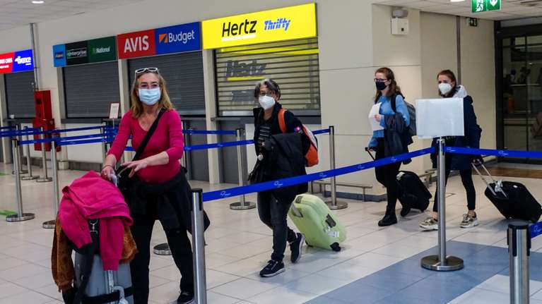 ΥΠΑ: Ανοιξαν τα σύνορα για 7 ακόμη χώρες - Δίχως καραντίνα οι ταξιδιώτες, μόνη προϋπόθεση ο εμβολιασμός ή το αρνητικό τεστ