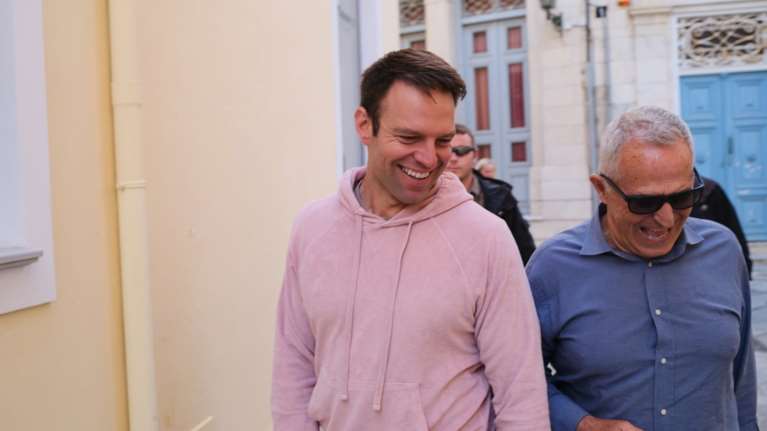 Από Κύθνο και Σύρο ξεκίνησε η περιοδεία Κασσελάκη στα 29 νησιά: &quot;Δεν υπάρχουν για μας ξεχασμένοι, παραγκωνισμένοι Έλληνες&quot;