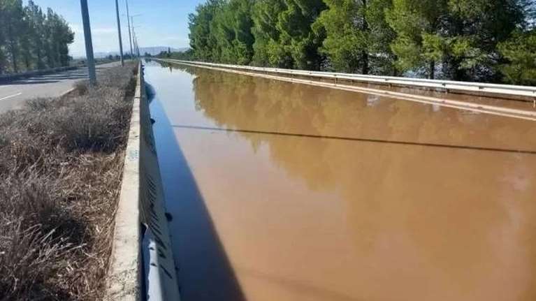 Παραμένει κλειστή η Εθνική Οδός στη Λάρισα - Θα χρειαστούν ημέρες για την αποκατάστασή της