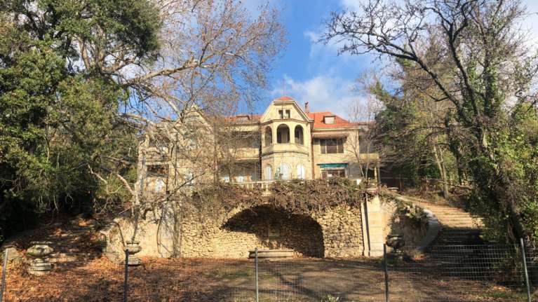 Τατόι: Προχωρούν οι εργασίες, αλλάζουν τα βασιλικά ανάκτορα - Το ΚΣΝΜ ενέκρινε τη μελέτη για τα δίκτυα των υποδομών