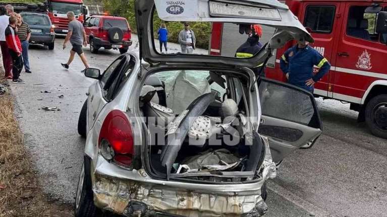 Σοκαριστικό τροχαίο στην Πατρών - Πύργου: Δύο οι νεκροί από τη σύγκρουση φορτηγού με ΙΧ [εικόνες]