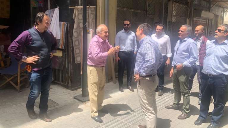 Η βόλτα του Αλέξη Τσίπρα στο εμπορικό κέντρο της Αθήνας [εικόνες]