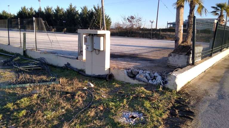 Τραγωδία στη Λάρισα: Νεκρή 19χρονη σε τροχαίο - Τραυματίστηκε ο 21χρονος οδηγός [Βίντεο]