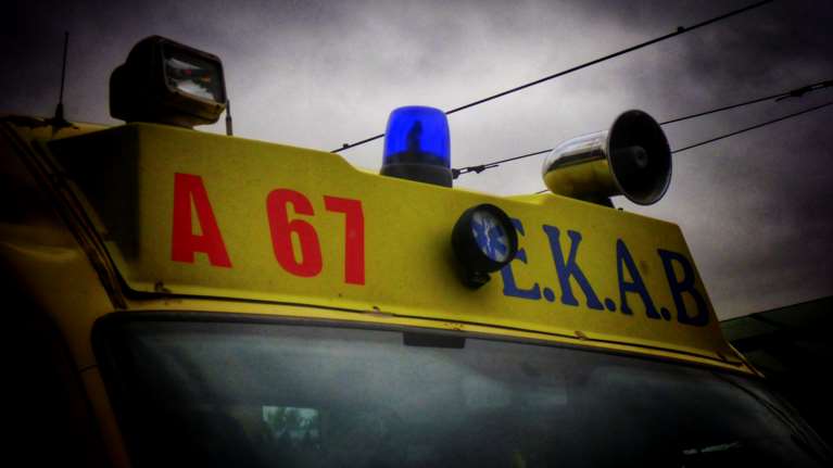 Εργατικό ατύχημα στο Παλαιό Φάληρο με δύο τραυματίες - Κατέρρευσε αναβατόριο οικοδομής