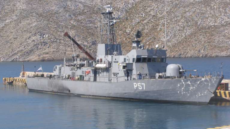 Φωτιά στη Λέσβο: Καταπλέει η κανονιοφόρος ΚΑΣΟΣ στο νησί [εικόνες]