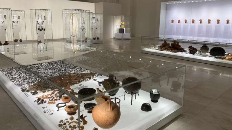 Ο Economist μας ξεναγεί στο νέο Μουσείο των Αιγών: Η ιστορία του Μέγα Αλέξανδρου δεν είναι μόνο κατακτήσεις και πόλεμοι, είναι πολιτισμός