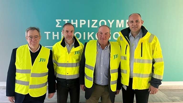 Επίσκεψη Κώστα Καραμανλή σε εργοστάσιο τσιγάρων στην Ξάνθη- Ως πρόεδρος της Ενωσης Καπνοπαραγωγών [εικόνες]