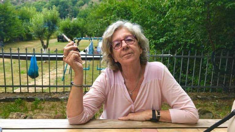 &quot;Έφυγε&quot; στα 76 της η εικαστικός Άννα Φωτοπούλου, πρωτότοκη κόρη του Μίμη Φωτόπουλου