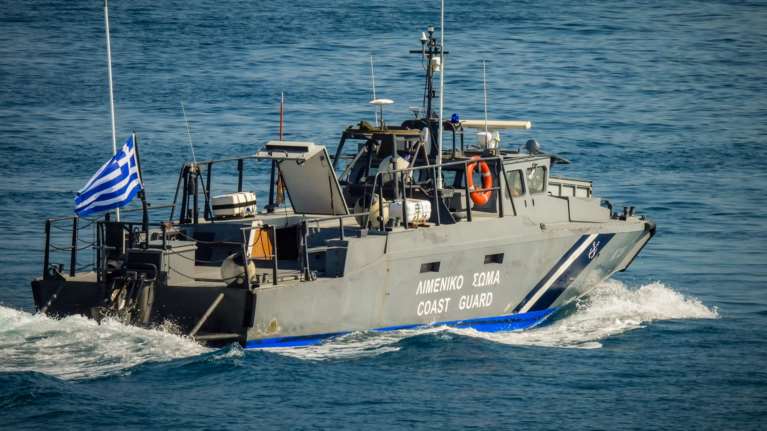 Ναυάγιο στη Λέσβο: Συνεχίζονται οι έρευνες – Δυσκολεύουν οι καιρικές συνθήκες