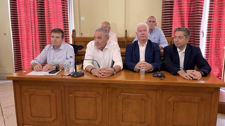 Ο Χρυσοχοΐδης στέλνει στη Ζάκυνθο αστυνομικούς με βαρύ οπλισμό &quot;σε δύσκολα σημεία όπως ο Λαγανάς&quot;