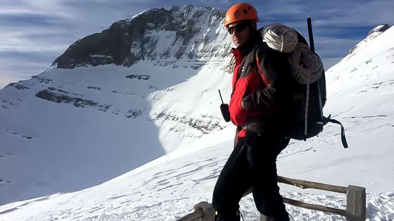 Θρίλερ στον Όλυμπο: Δύσκολη η επιχείρηση διάσωσης ορειβάτη που έχασε τις αισθήσεις του - Προσπαθεί να προσεγγίσει η ΕΜΑΚ