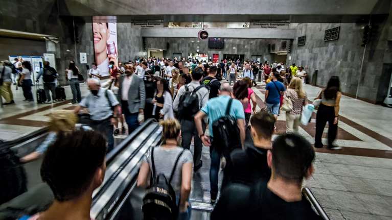 Μετρό Αθήνας: Γιατί είναι απαραίτητοι πλέον οι νέοι συρμοί - Τι συνέβη την Πέμπτη με τον συνωστισμό στο Σύνταγμα
