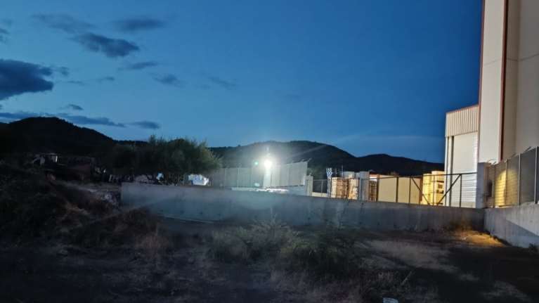 Άγιοι Θεόδωροι: Σε ύφεση η φωτιά στα διυλιστήρια της Motor Oil - Τρεις ελαφρά τραυματίες στο νοσοκομείο Κορίνθου [εικόνες-βίντεο]