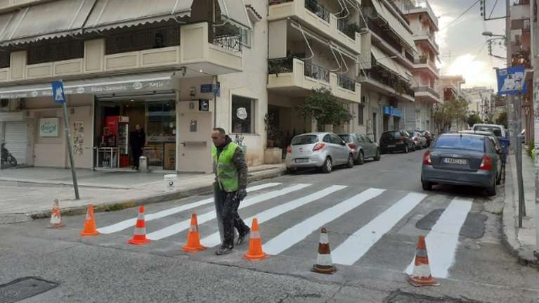 Η Αθήνα αποκτά ξανά εκατοντάδες διαβάσεις πεζών [εικόνες]