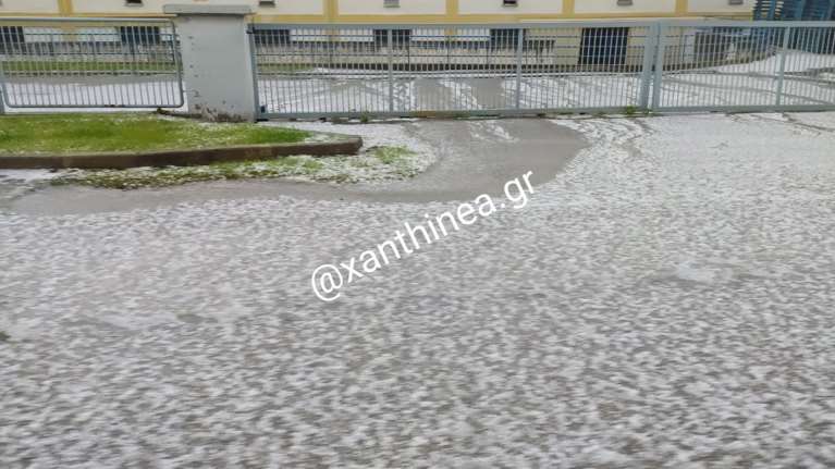 Ανοιξαν οι ουρανοί: Ντύθηκε στα λευκά η Ξάνθη από το χαλάζι  [εικόνες και βίντεο]