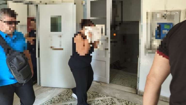 Βόλος: Στη φυλακή  η 52χρονη μητέρα που κατηγορείται για παιδική πορνογραφία και αιμομιξία - Ζήτησε συγγνώμη