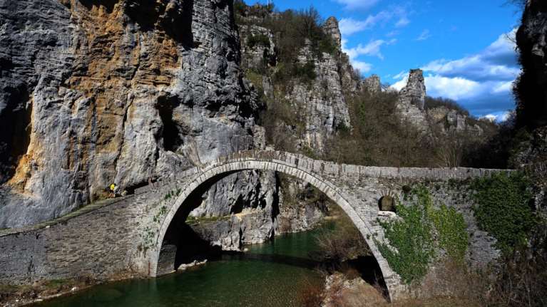 Ηπειρωτική Βιομηχανία Εμφιαλώσεων: Ηγετική Πορεία με Επενδύσεις και Βιώσιμη Ανάπτυξη