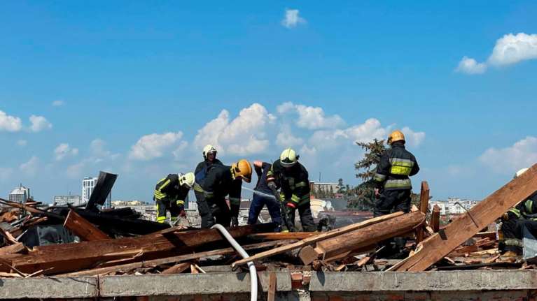 Πόλεμος στην Ουκρανία: Πέντε νεκροί και 37 τραυματίες από ρωσικό πυραυλικό πλήγμα στο Τσερνίχιβ