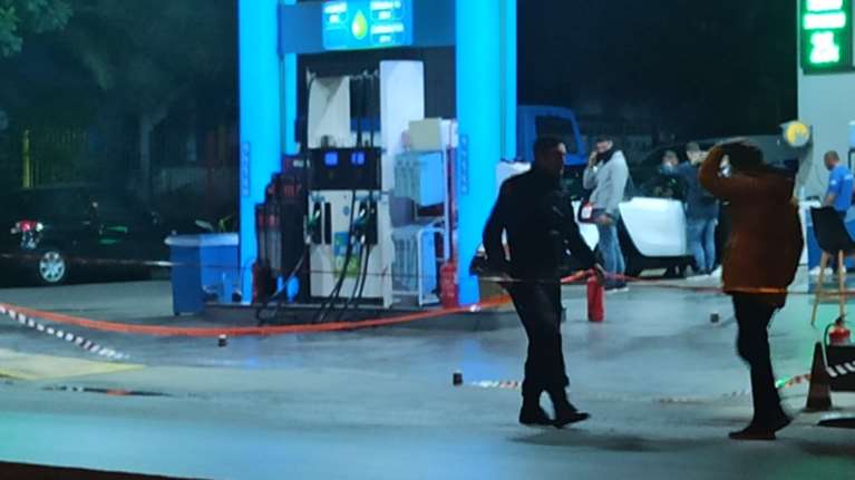 Πυροβολισμοί σε βενζινάδικο στη Νίκαια: Ένας νεκρός και ένας τραυματίας [Εικόνες]