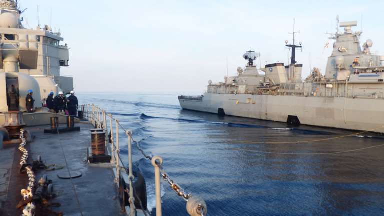 Σε συναγερμό λιμενικό και πολεμικό ναυτικό για αφίξεις μεταναστών με κορονοϊό