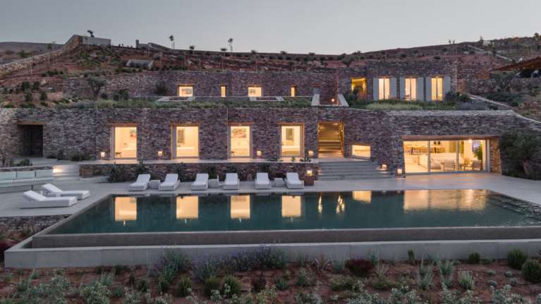 Κατοικίες κάτω από το έδαφος, στην Αντίπαρο