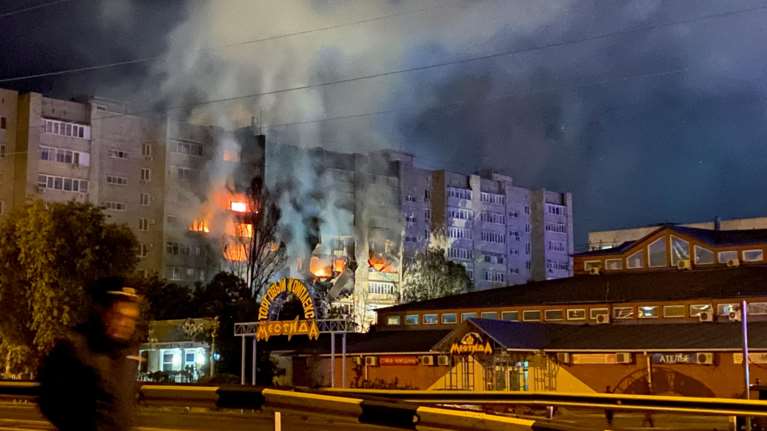 Ρωσία: 13 νεκροί από τη συντριβή βομβαρδιστικού Su-34 στη Γέισκ – Ανάμεσά τους τρία παιδιά