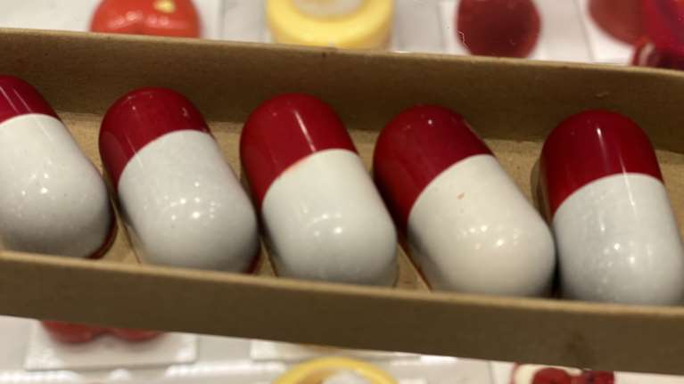 Πρωτοπορεί η Θεσσαλονίκη: Σοκολατένια χαπάκια του έρωτα για ραγισμένες καρδιές την ημέρα του Αγίου Βαλεντίνου